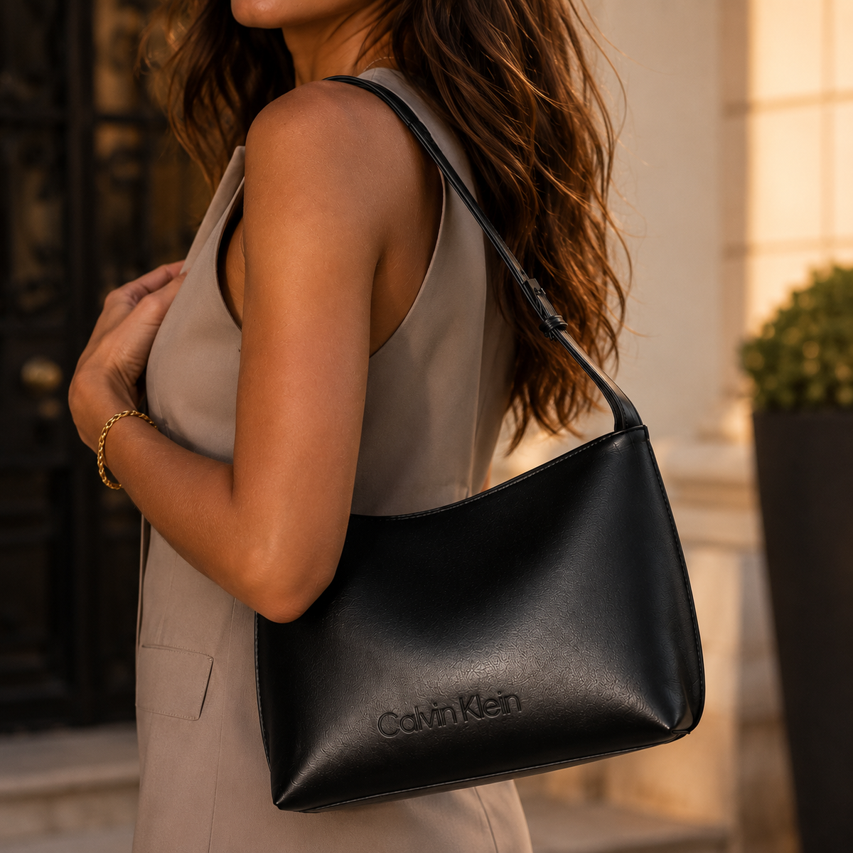 Trapezoidal Shoulder Bag - Black