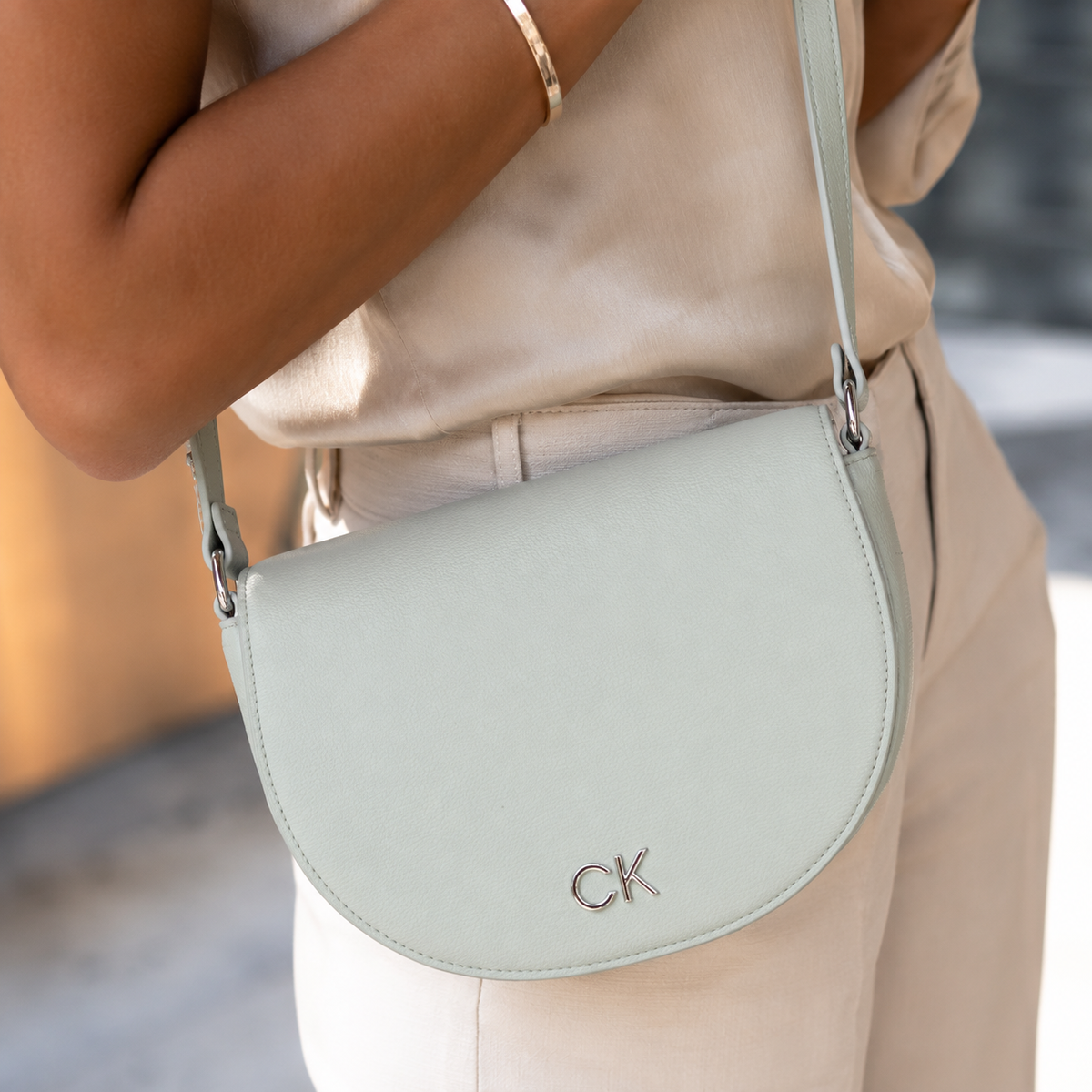 Rounded Crossbody Bag - Mint