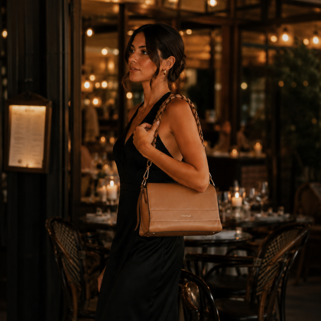 Borsa a spalla in pelle di vitello color tortora