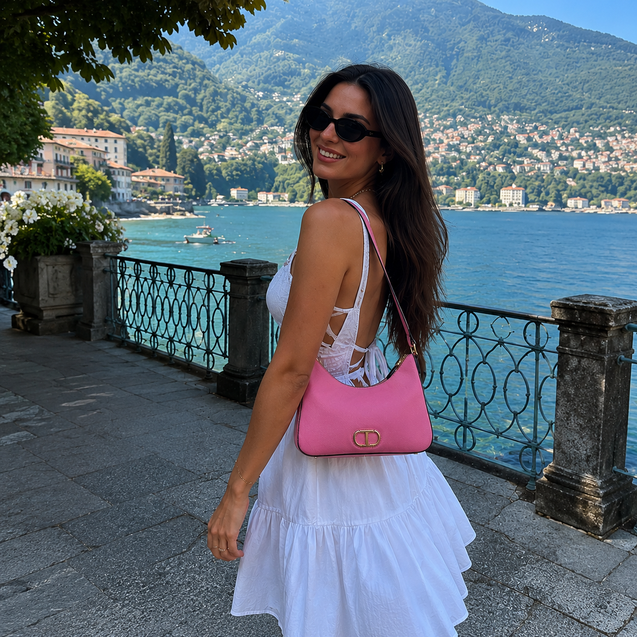 Borsa a mano rosa bouganville con dettagli dorati