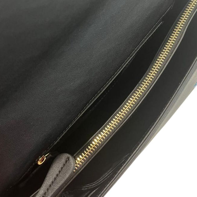 Borsa a spalla nera scura con dettagli in oro