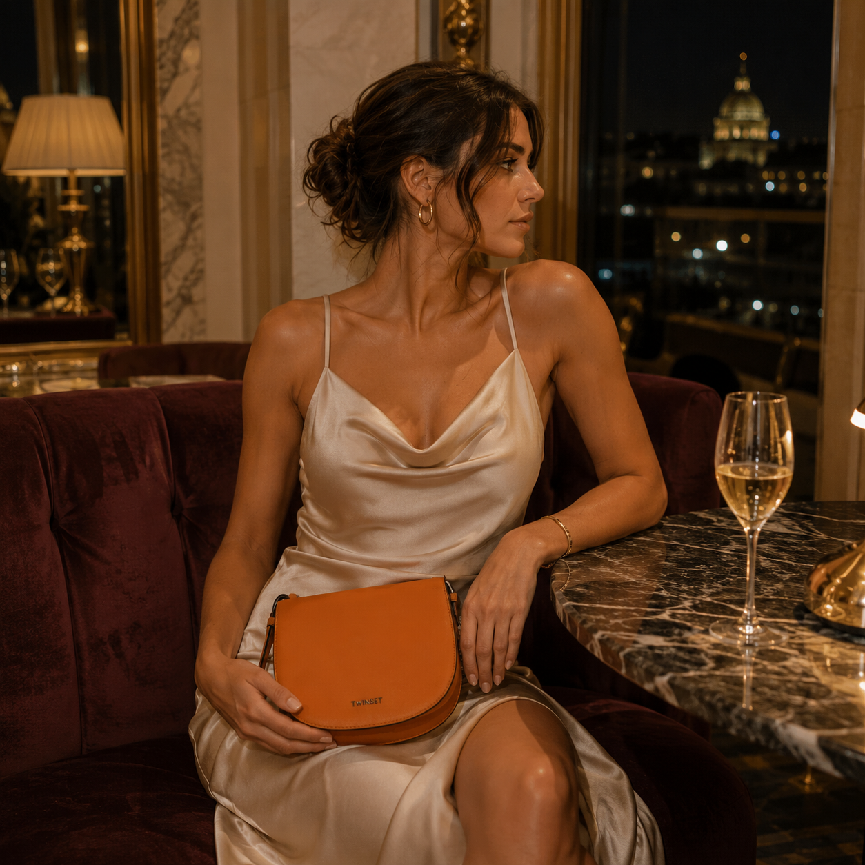 Borsa a spalla a mezzaluna arancione 